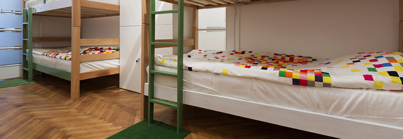 hostel-beds